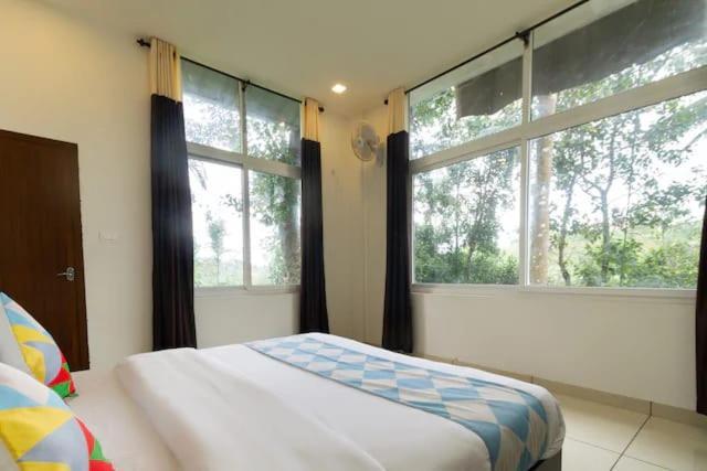 Letstay Vythiri Hill Palace Quarto foto