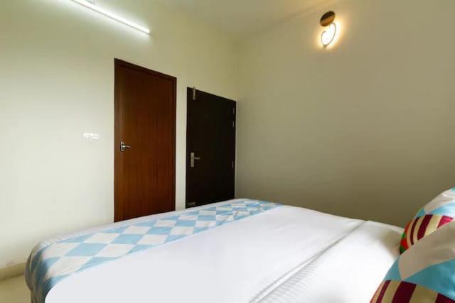Letstay Vythiri Hill Palace Quarto foto